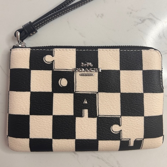 Coach Corner Zip Wristlet With Checkerboard Print - Limited Edition - NWT - Picture 5 of 11